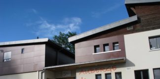 https://hebdo25.net/wp-content/uploads/2019/06/001-aubergejeunessepontarlier-exterieur4-web600cfuaj-vf.jpg