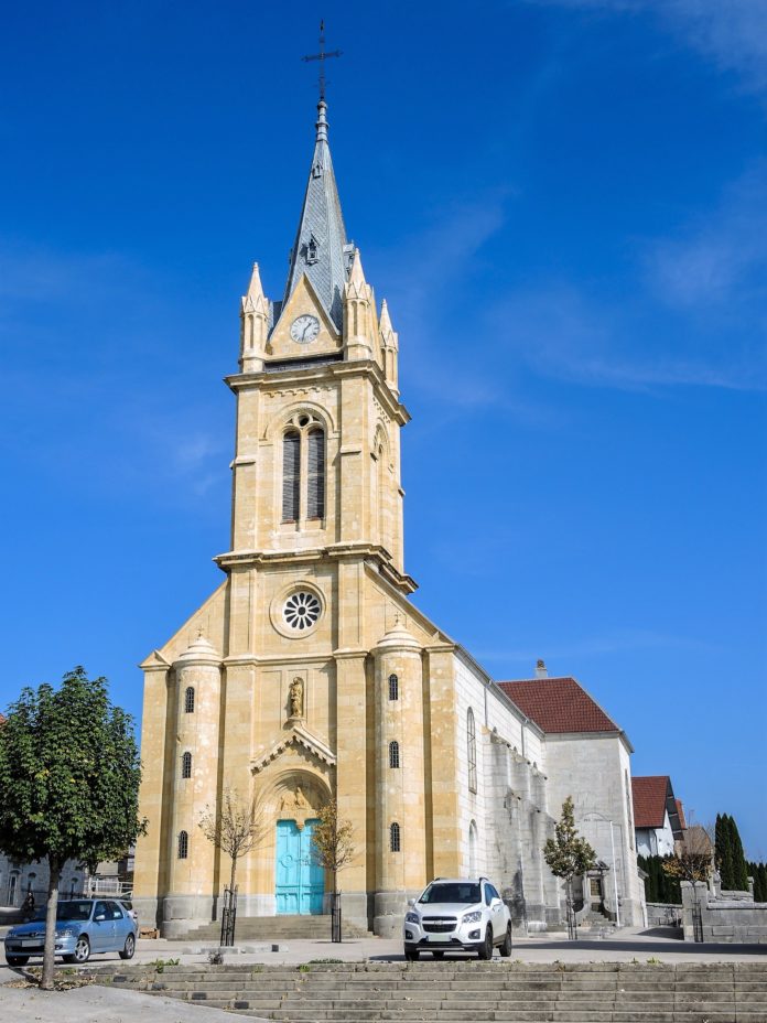 Eglise_Sainte-Anne_de_Gilley