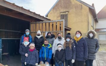 Valdahon. Collecter du papier pour rendre les élèves heureux