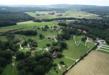 16 hectares de prairies et de bois pour illustrer la Franche-Comté de 1650 à 1950 - photo musée des maisons comtoises