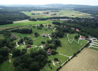 Doubs. Après la tempête, le musée des Maisons Comtoises reprend sa saison 16 hectares de prairies et de bois pour illustrer la Franche-Comté de 1650 à 1950 - photo musée des maisons comtoises