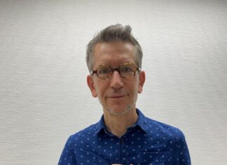 Doubs. Le photographe David Cesbron plonge au cœur du monde soignant