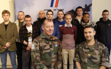 11 jeunes Francs-Comtois signent un contrat d’engagement dans l’Armée de Terre