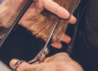 Doubs. Pour se former, ils offrent une coupe de cheveux aux personnes dans le besoin