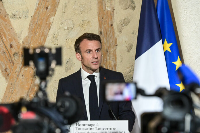 Emmanuel Macron au Château de Joux