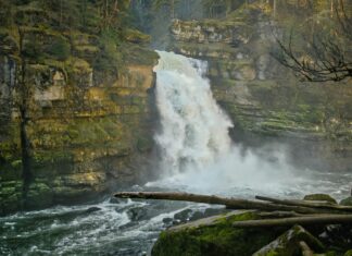 Haut-Doubs. Le Saut du Doubs attire toujours les caméras