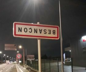 Doubs. En colère, les Jeunes Agriculteurs retournent les pancartes des communes