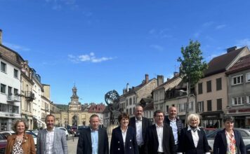 Législatives 2024 : pour Annie Genevard, une campagne au coeur de la tempête nationale