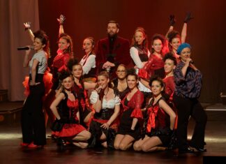 Besançon. La Troupe Étincelles fait briller le Grand Kursaal à Besançon troupe étincelle