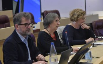 Pascal Madry, économiste spécialiste des questions de commerce, Anne Vignot Maire de Besançon et Frédéric Baehr, Adjointe en charge du commerce