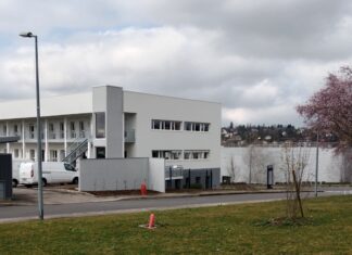 Le bâtiment, construit en 2006 sur le site de Temis Technopole Microtechniques a été inauguré le 14 mars par Anne Vignot, Maire et Présidente de Grand Besançon Métropole et également PDG de Aktya, société d’économie mixte patrimoniale, spécialisée dans l’immobilier d’entreprises.