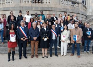 Cérémonie empreinte d’émotion le 20 mars 2025 à la Préfecture du Doubs. 24 personnes étrangères officialisaient l’acquisition de la nationalité française.