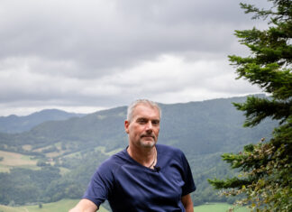 Haut-Doubs. Les gens d’ici, ambassadeurs du tourisme en Pays Horloger L’humain est au cœur de notre histoire et participe à l’identité du territoire autant que le Saut du Doubs, la saucisse de Morteau ou les fermes à tuyés.