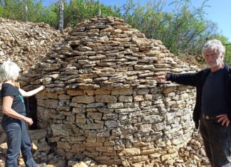 Jeune association lancent un appel à la population pour compléter leur inventaire.