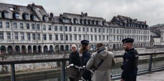 contrôle de police sur le pont battant à Besançon