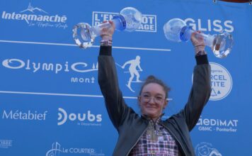 Lou Jeanmonnot qui soulève ses trophées