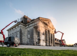 Jura. 250 ans après sa construction, la Saline royale retrouve sa splendeur Nettoyage Saline Royale Jura