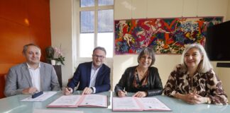 Denis Leroux et Anne Vignot en signature de protocole