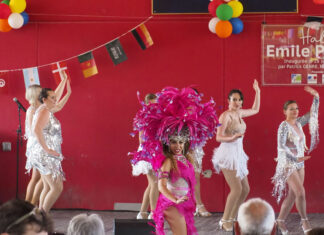 Danseuses à la fête interculturelle de pontarlier