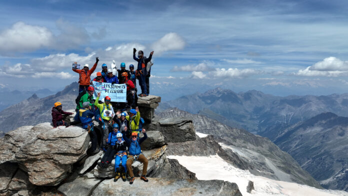 association Semons l’Espoir en haut du sommet