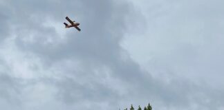exercice feu foret orchamps vennes avec un avion remplis d'eau