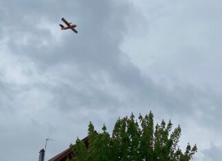 exercice feu foret orchamps vennes avec un avion remplis d'eau