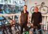 Florent Champaloux, mécanicien vélo expert et Jérôme Barthe le dirigeant du magasin Cyclable Besançon 34-36 rue Proudhon ©YQ