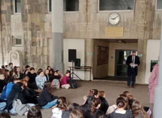 Besançon. Le collège Victor Hugo rend hommage aux résistants Plaques mémorielles collège Victor Hugo