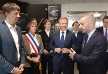 ministre en charge de l'Europe, le commissaire européen en charge du budget, Guillaume Alixant co-directeur de Exail et Anne Vignot, Maire de Besançon