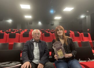 Besançon. La douloureuse vie bisontine sous l’Occupation Jean-Claude Goudot et Orianne Vatin tenant un vestige de la Librairie-Imprimerie Chaffanjon