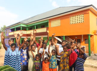 Besançon. Voir au Togo, un repas dans le noir pour éclairer les consciences Le centre d'hébergement construit au Togo