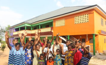 Besançon. Voir au Togo, un repas dans le noir pour éclairer les consciences Le centre d'hébergement construit au Togo