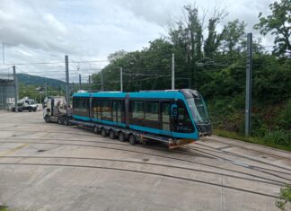 La première rame de tramway allongée vient d’arriver à Besançon