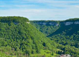 Découvrir. Boucle de randonnée pédestre de Baume-les-Messieurs Baume-les-Messieurs
