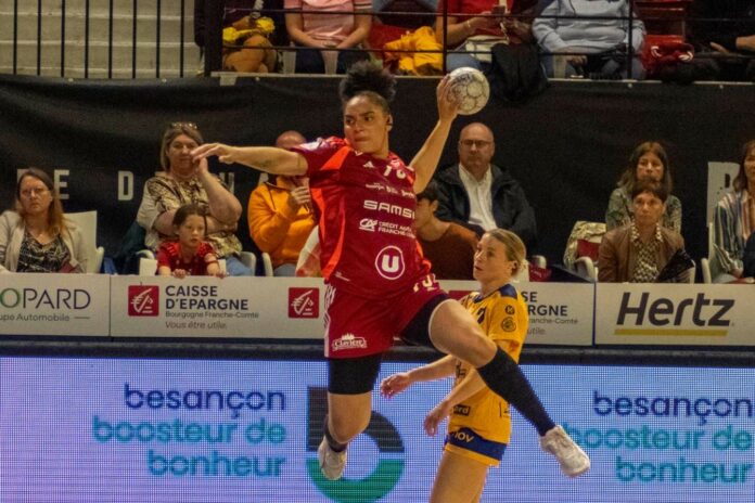 joueuse de l'esbf en extension