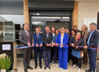 élus et professionnels de santé inaugurent la nouvelle maison de santé