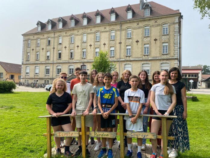 Projet 10km Athènes, collège Levier Onze collégiens de Levier