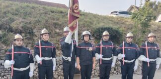 Le lieutenant Grégory Breschbuhl et d'autres pompiers