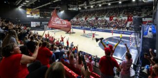 supporters de l'ESBF qui encouragent