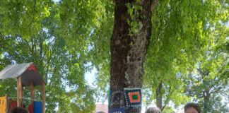 un groupe de tricot urbain