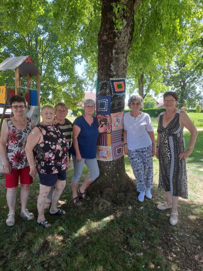 un groupe de tricot urbain