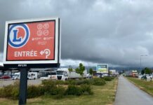 Panneau publicitaire à Pontarlier
