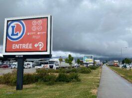 Panneau publicitaire à Pontarlier