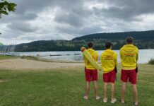 sauveteurs devant le lac saint point