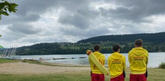 sauveteurs devant le lac saint point