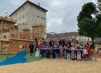 aire de jeux au parc du Grand Cours à Pontarlier