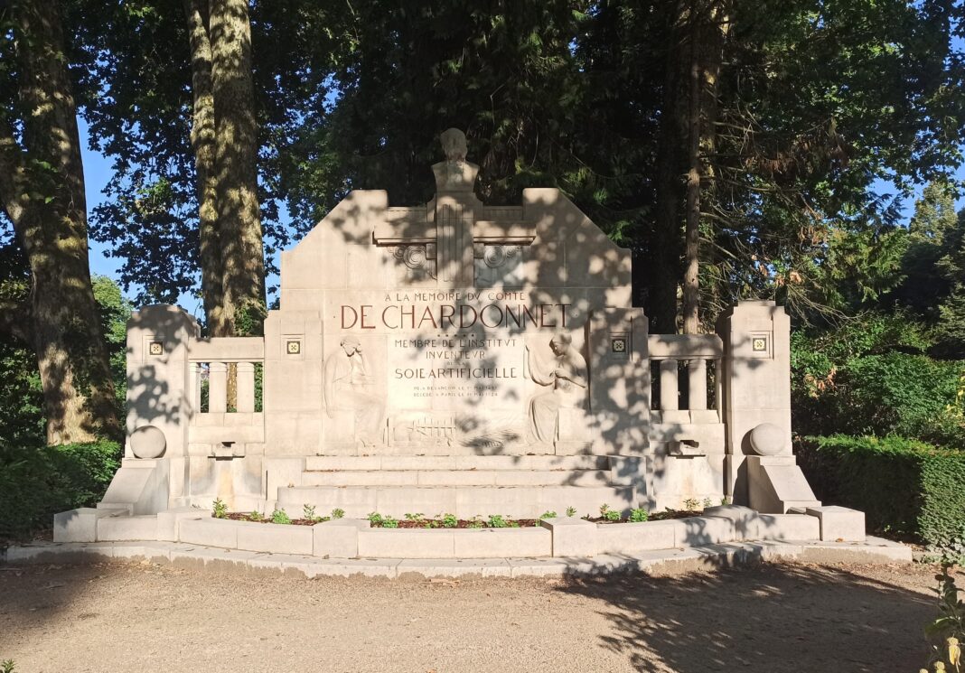 Monument Hilaire de Chardonnay