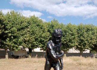 La statue « Victor Hugo nu debout » d'Auguste Rodin