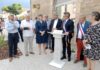 Benoît Vuillemin le maire de Saône inaugurait les nouveaux aménagements du centre-bourg, en présence de Ludovic Fagaut 1er vice-président du conseil départemental, Jean-François Longeot Sénateur du Doubs, Dominique Voynet Députée du Doubs, Franck Laidié conseiller communautaire délégué de GBM, Yves Guyen vice-président de GBM en charge des voiries et Anne Vignot Présidente de Grand Besançon Métropole
