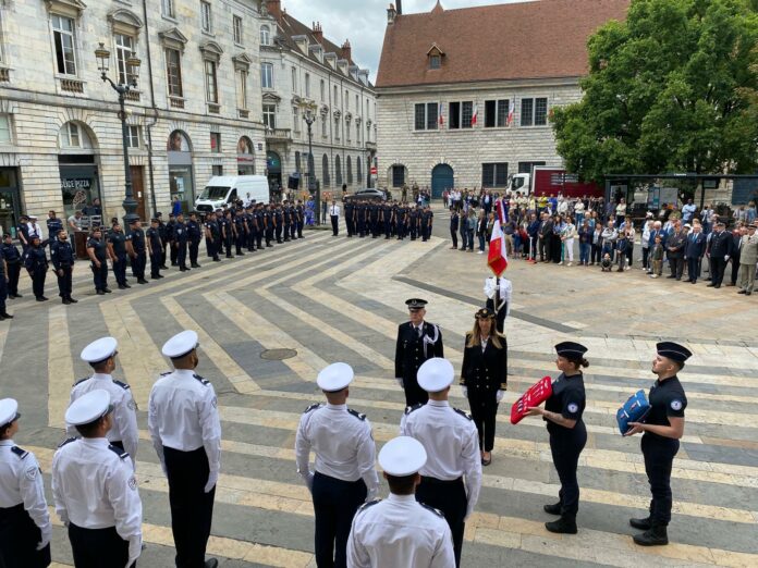 La police Nationale au centre-ville à Besançon